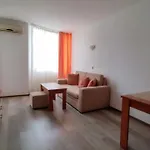 полюси 2 * סאני ביץ'