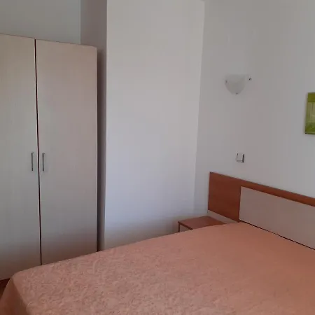 полюси 2 Apartment